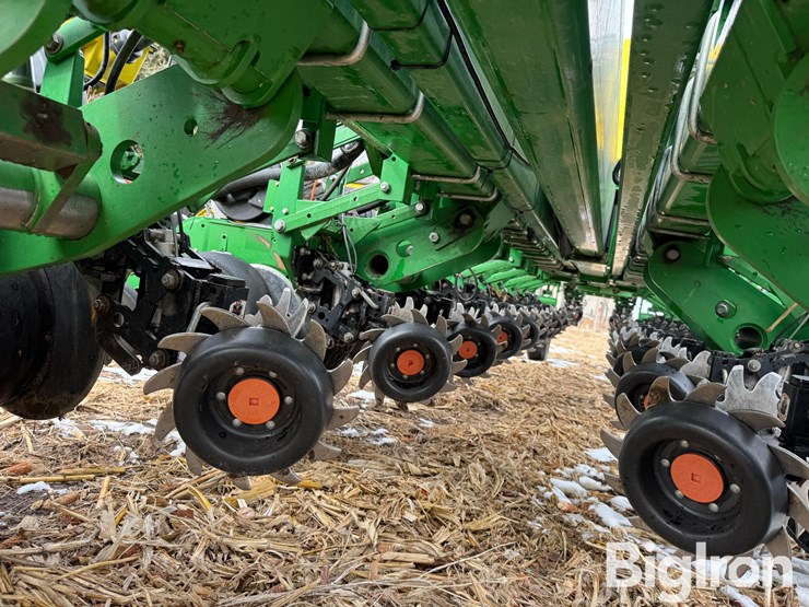 2015-john-deere-1775-image-14