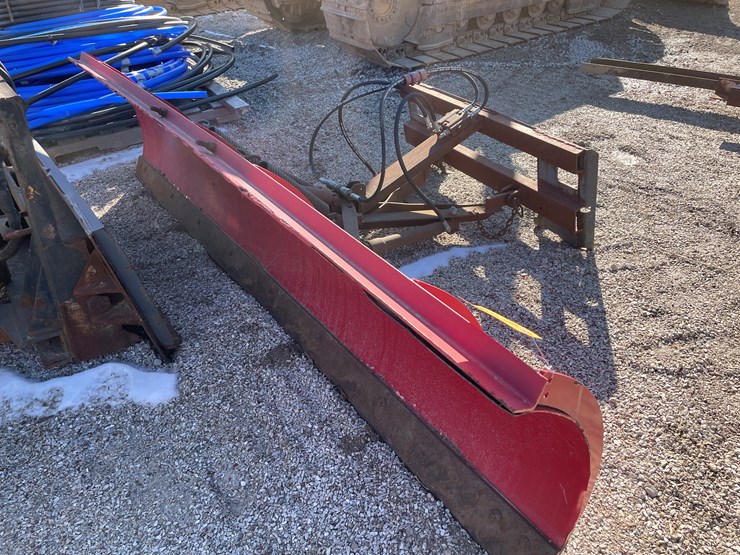 #6077-•-universal-mount-skidsteer-snow-pusher-image-1