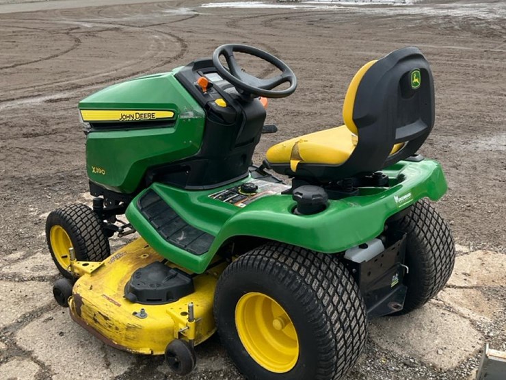 john-deere-x390-image-3