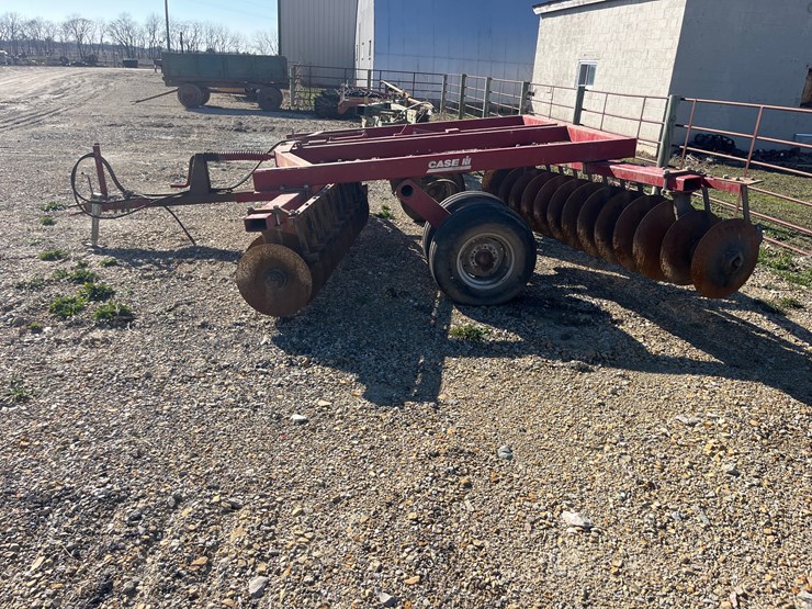 case-ih-3800-image-4