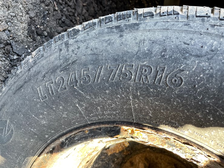 #6061-•-2004-redi-haul-12-ton-tandem-axle-flatbed-equipment-trailer-(has-wi-title)-image-10