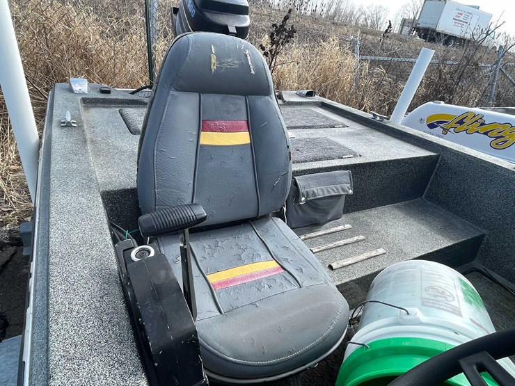 #1436-•-1992-glasstream-145-deluxe-14'-boat-(no-title)-(of)-image-9