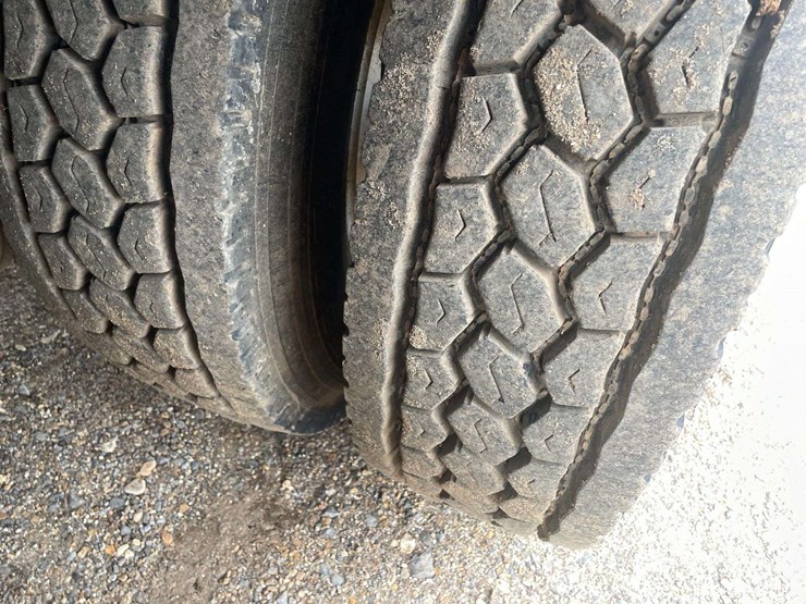 1994-peterbilt-378-image-23