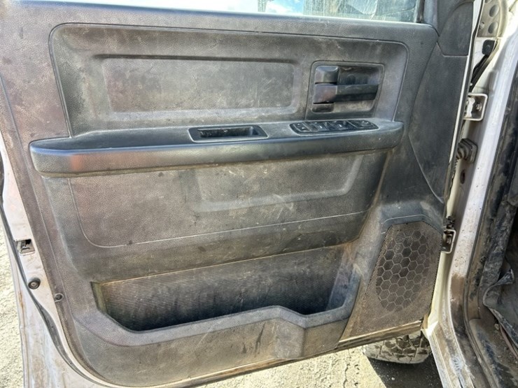 2012-dodge-ram-2500-image-22