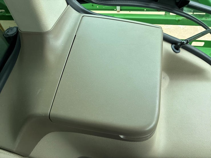 2015-john-deere-r4038-image-79