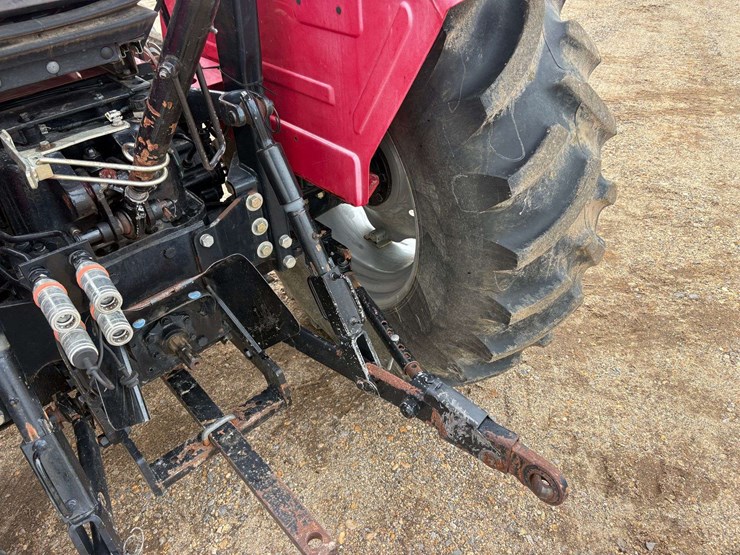 2015-mahindra-6530-image-18