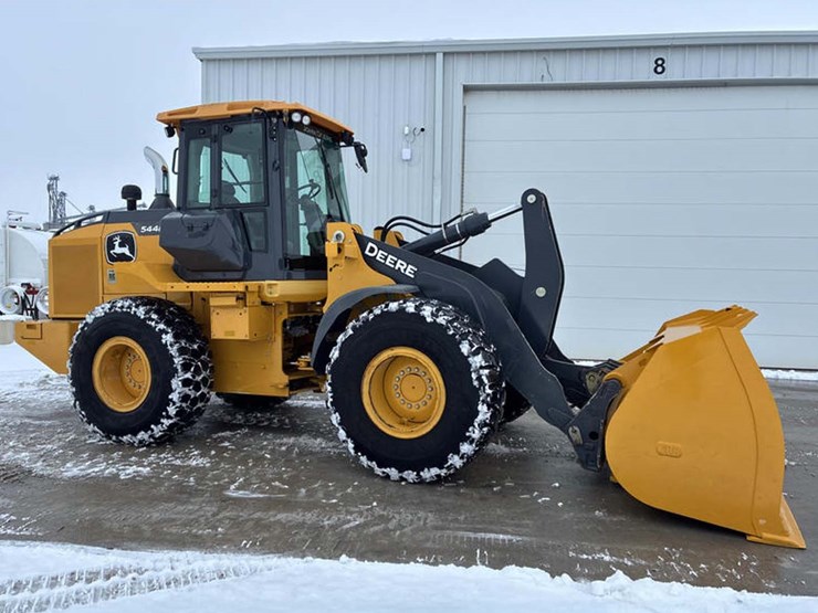 2019-deere-544l-image-1