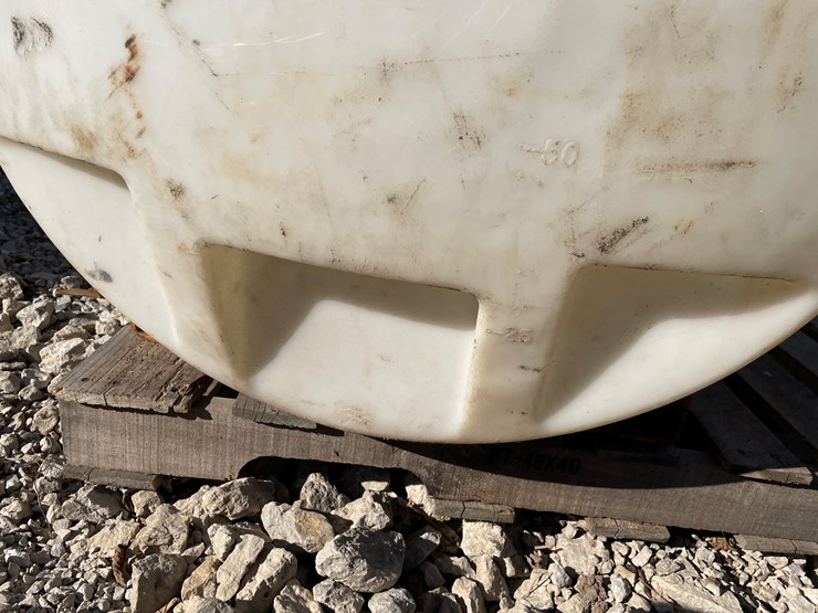 #6105-•-poly-tank-on-frame-image-5