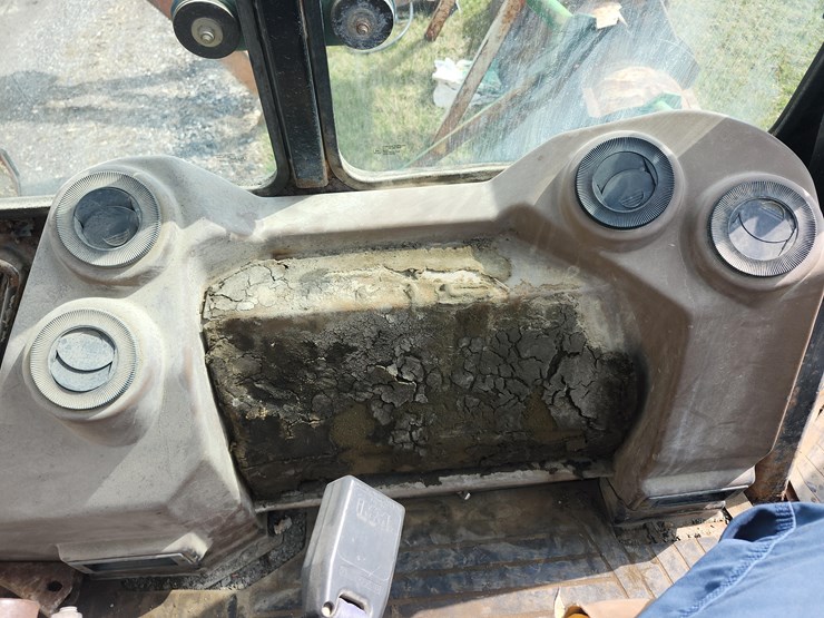 tag-#271,-1997-jd-310e-backhoe-image-29