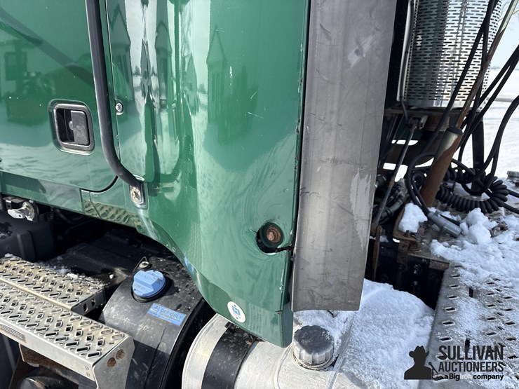 2014-mack-pinnacle-cxu613-image-19