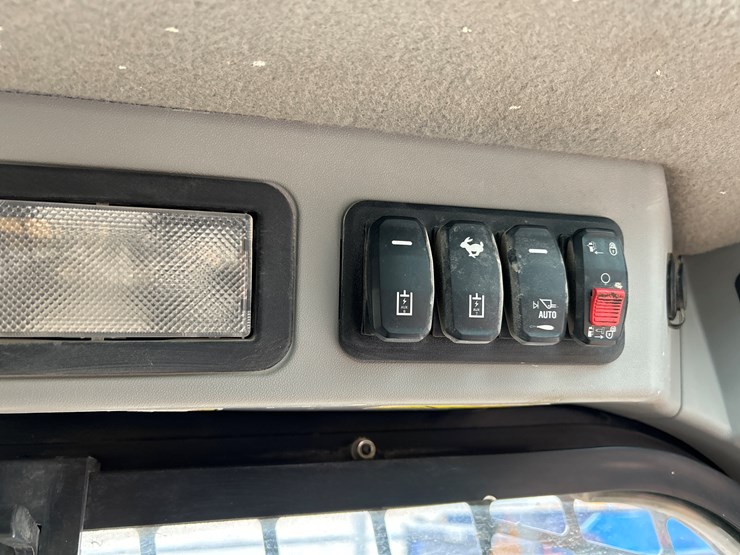 caterpillar-246d3-image-50