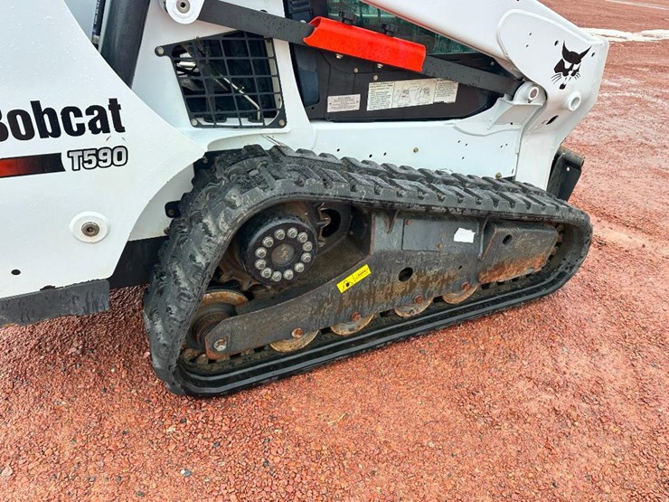 2015-bobcat-t590-image-22