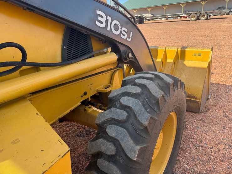 deere-310j-image-22