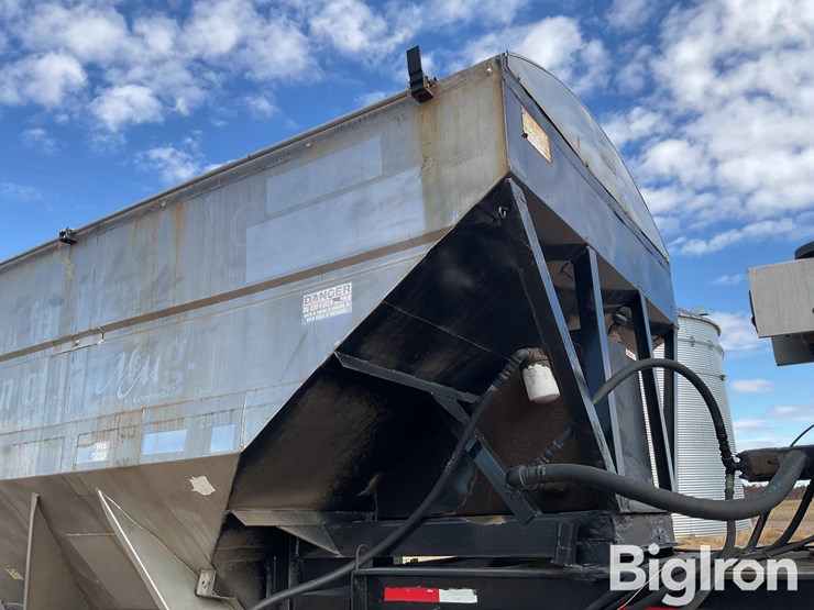 2001-magnolia-trailer-image-13