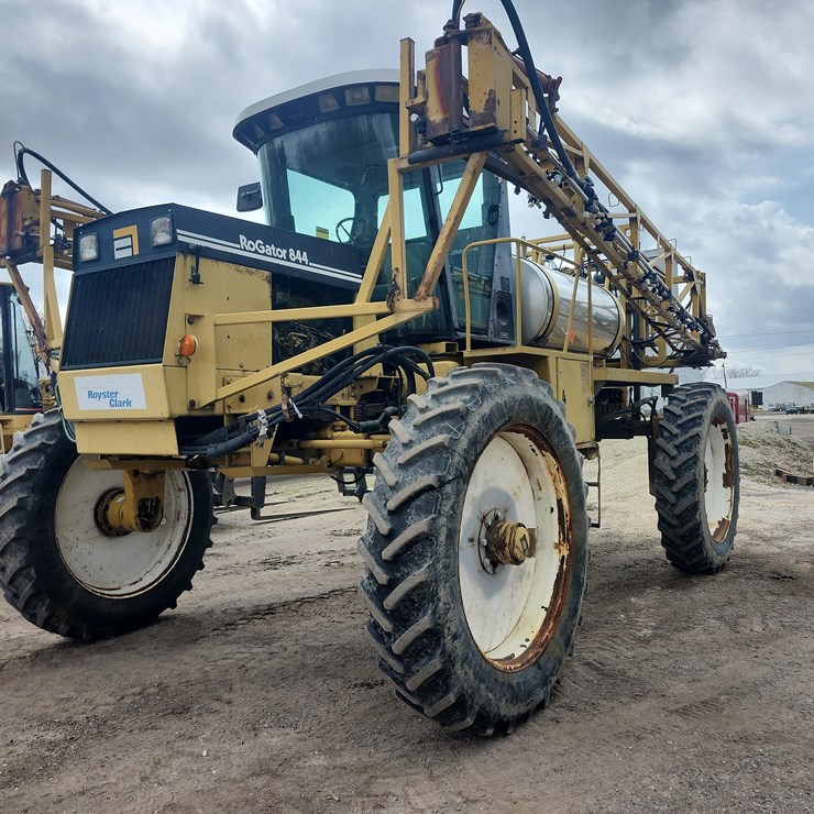 Tag #270, 1995 Rotogator 844 sprayer