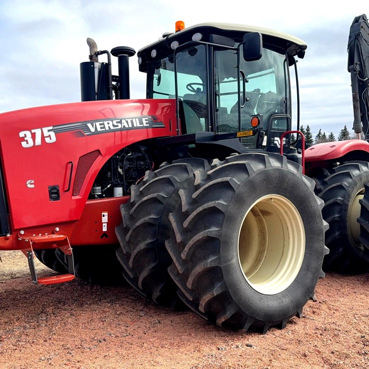 2017 Versatile 375 Tractor