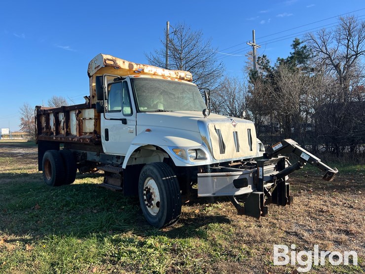 2006-international-7300-image-3