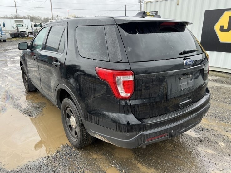 2018-ford-explorer-image-6