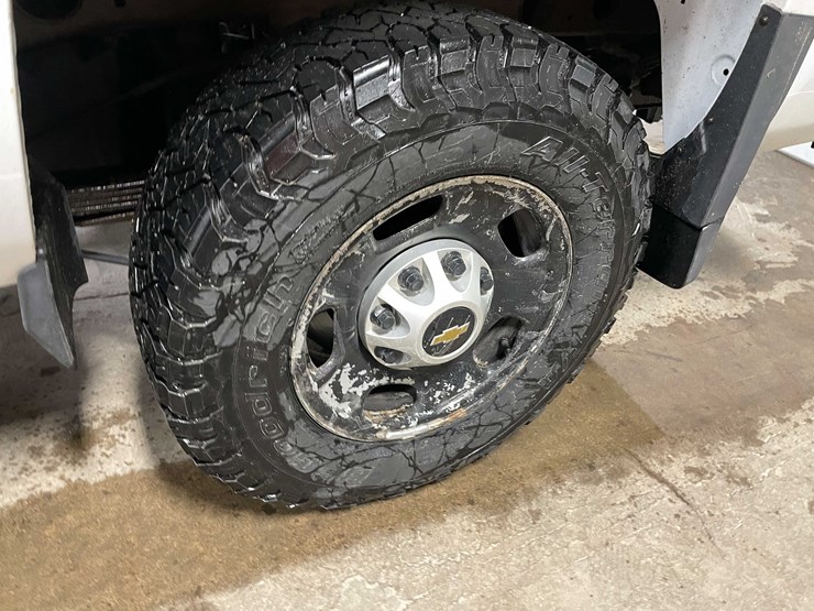 2015-chevrolet-silverado-2500hd-image-35