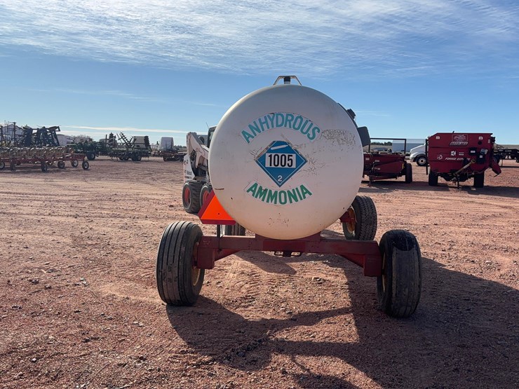 anhydrous-tank-with-trailer-image-7