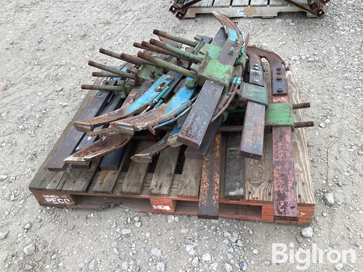 anhydrous-knives-on-shanks-image-8