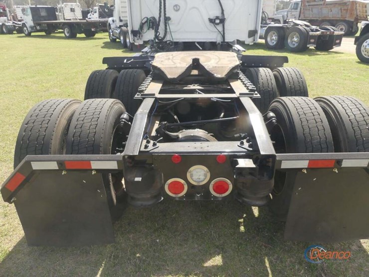 2025-freightliner-cascadia-116-image-6