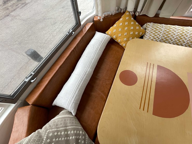 #1435-•-1978-airstream-land-yacht-31'---fully-remodeled,-road-ready-(has-wi-title)-(of)-image-99