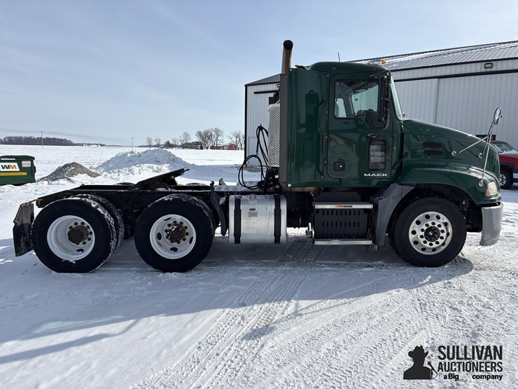 2014-mack-pinnacle-cxu613-image-4