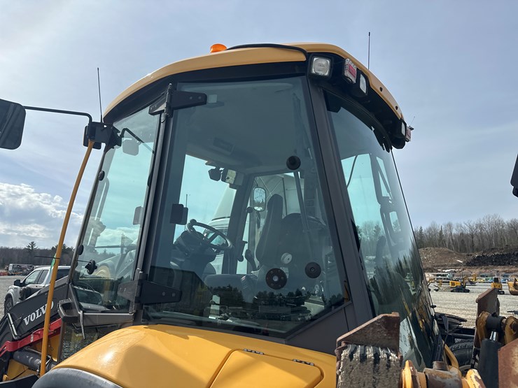 2012-volvo-bl70b-image-94