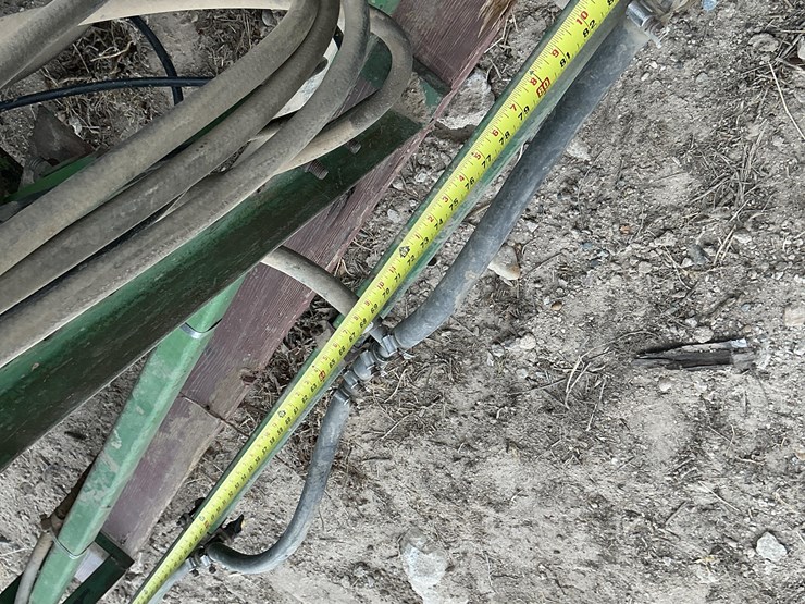 john-deere-335-image-18