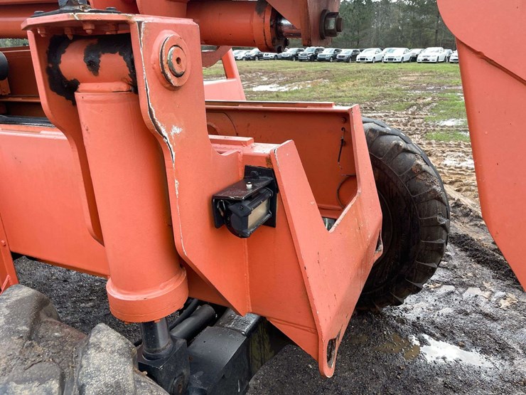 lull-844c-42-image-19