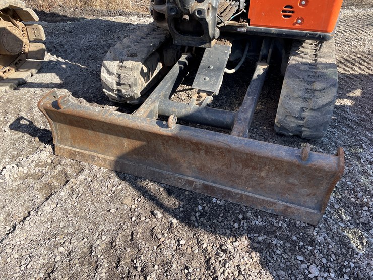 hitachi-zx30u-image-19