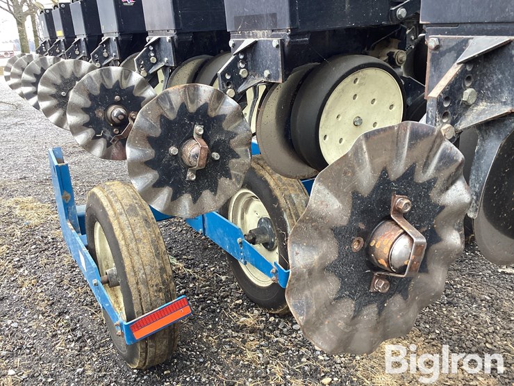 2010-kinze-3500-image-15