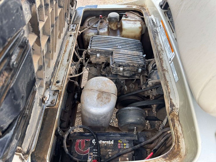 2012-yamaha-ydrax2-gas-powered-4-seat-golf-cart-image-17