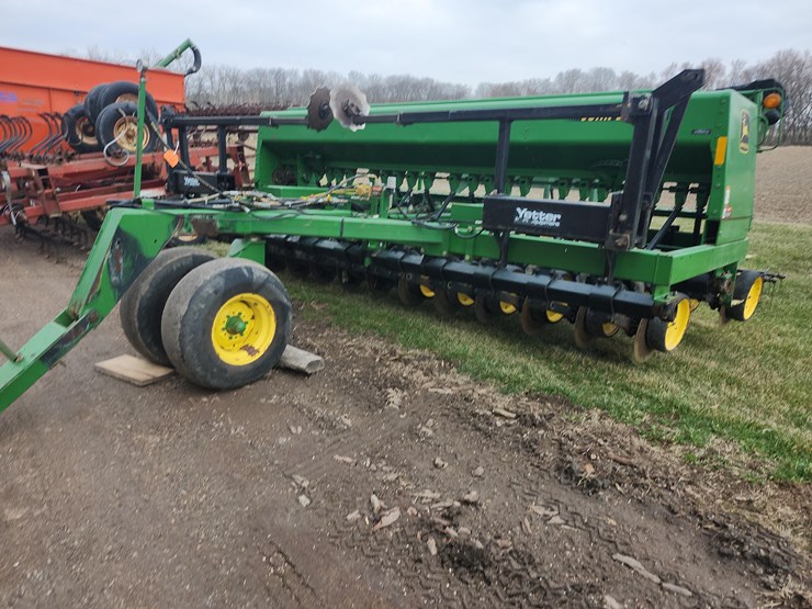 john-deere-750-image-1