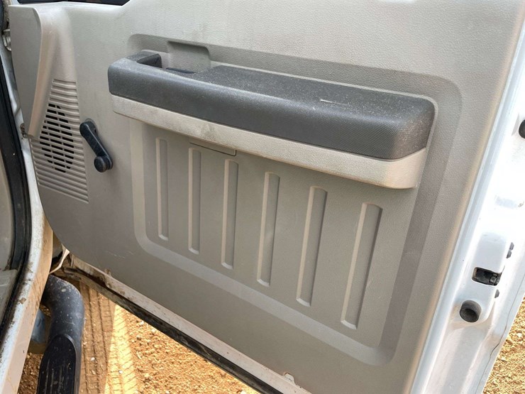 2008-ford-f250-image-17