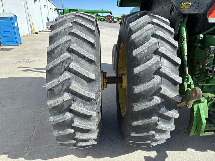 1984-john-deere-4650-image-51