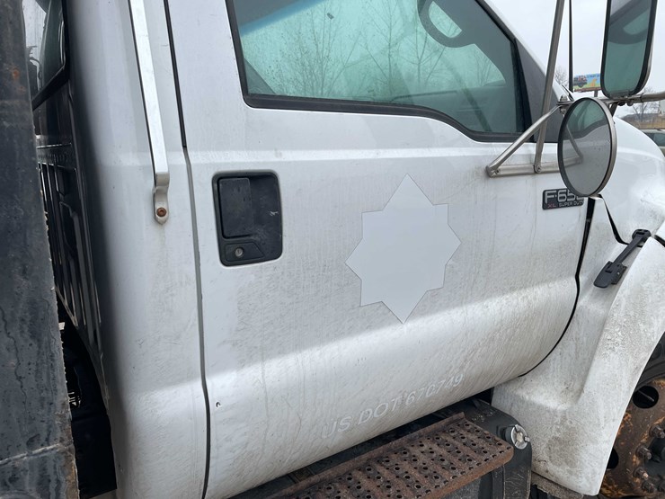 2006-ford-f650-xl-image-21