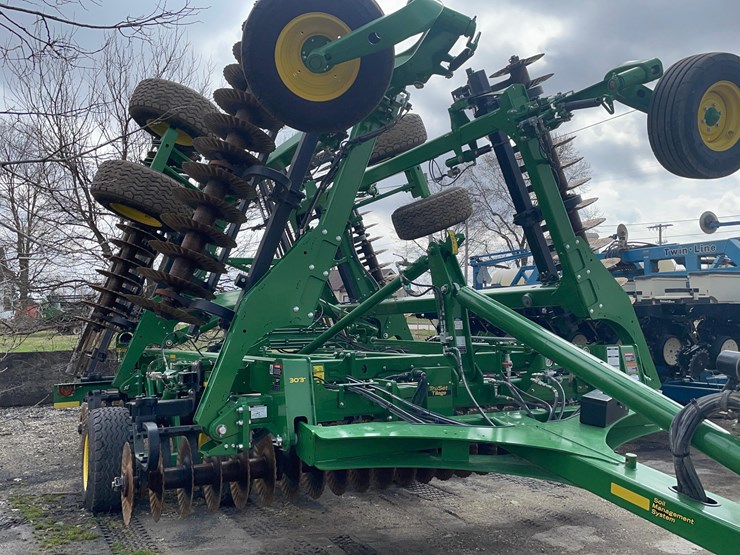 2022-john-deere-2660vt-image-14