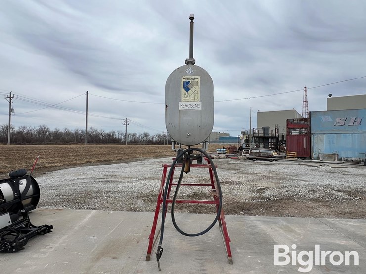 free-standing-200-gallon-kerosene-tank-image-2