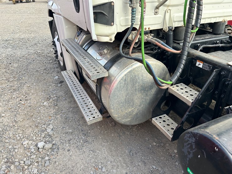 #37236-•-2016-freightliner-cascadia-t/a-daycab-truck-tractor-3akjgedv4gdhc4172-inv#-37236-image-31