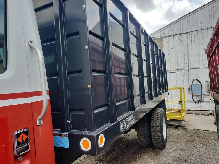 1989-case-ih-4700-image-3