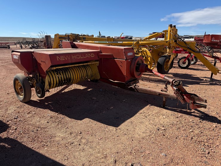 new-holland-275-image-5