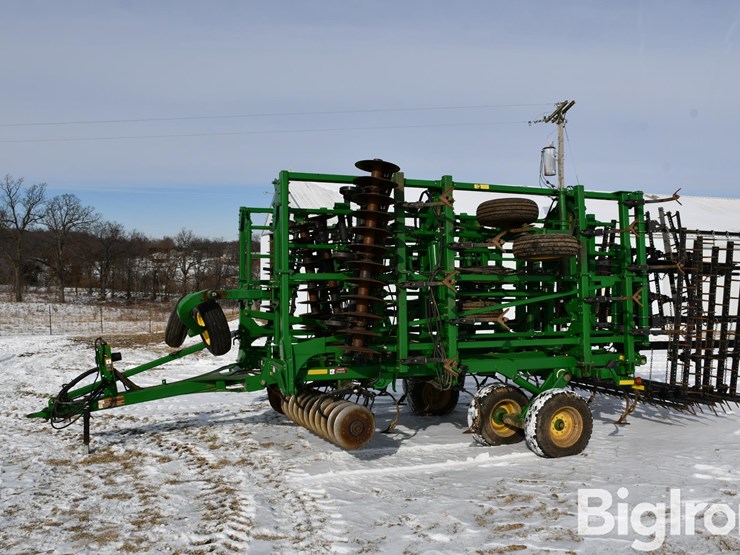 2011-john-deere-2310-image-1