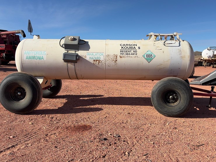 anhydrous-tank-with-trailer-image-2
