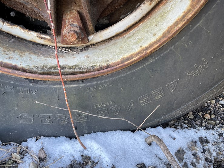 1993-mack-dm690s-image-7