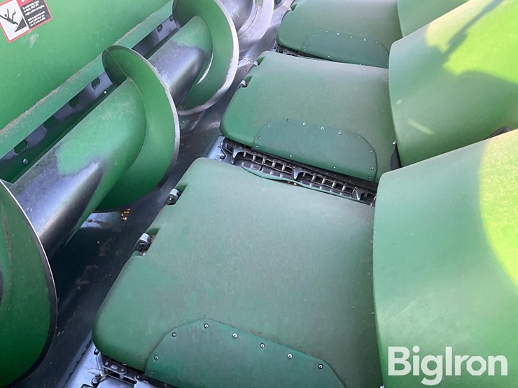 2014-john-deere-608c-image-11