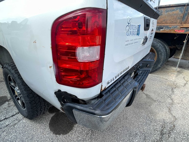 #1429-•-2008-white-chevy-silverado-(has-wi-title)-(of)-image-17