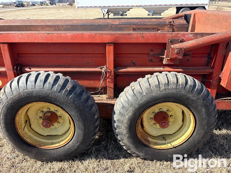 new-holland-791-image-17