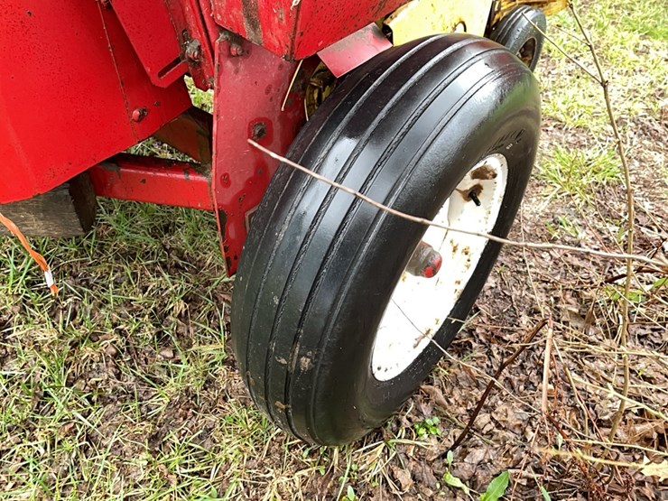 new-holland-273-image-11